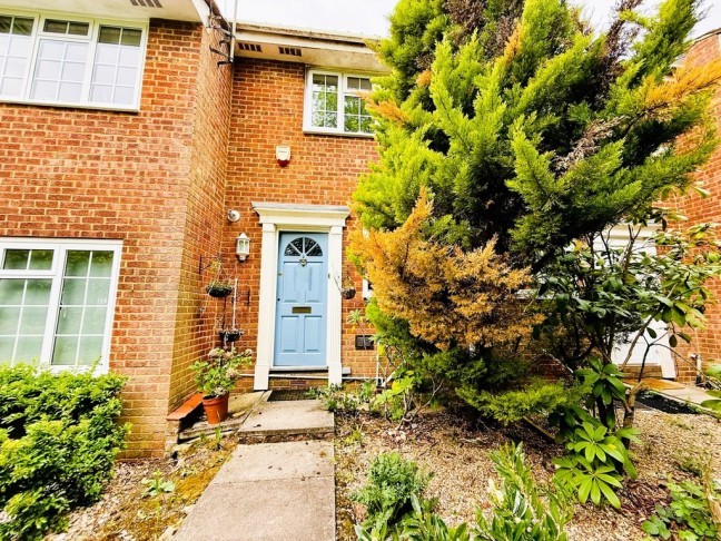 Chalfront Walk , Willows Close, Pinner, ha5 3ff